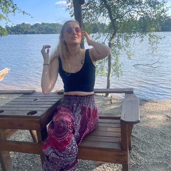 Meet your Posher, Annmarie 🖤 - Picture 1 of 9